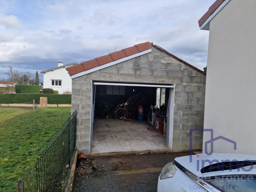 Extérieur - Maison avec Piscine et Studio à Montbrison