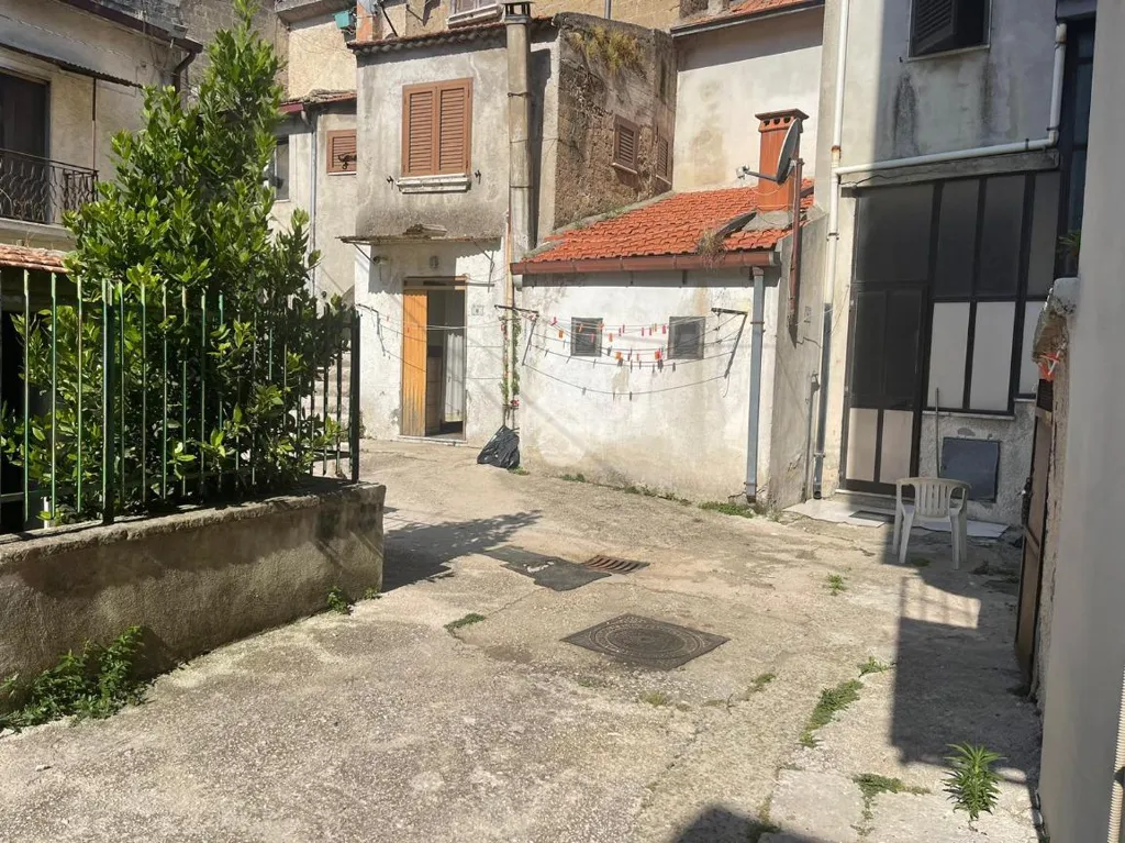 Jardin - Independent House with Central Location in Cervinara