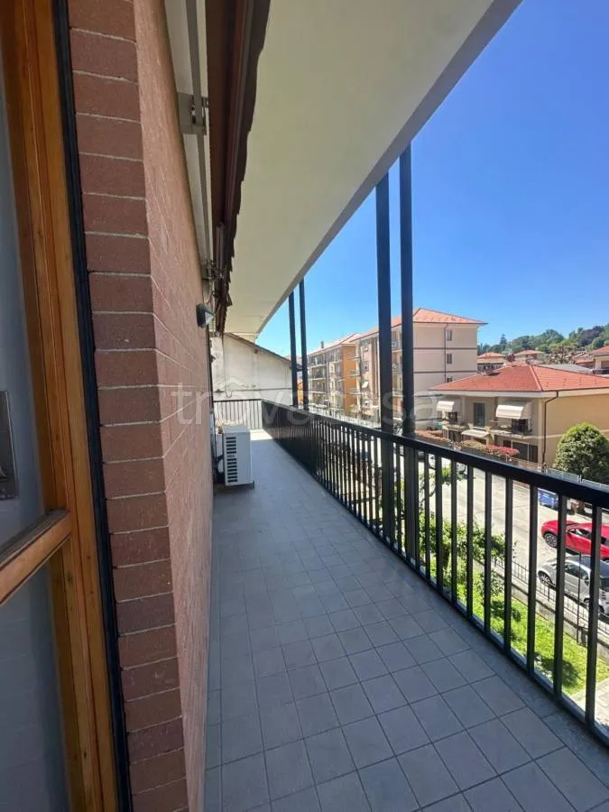 Balcon - Bright Apartment with Balcony in Saluzzo