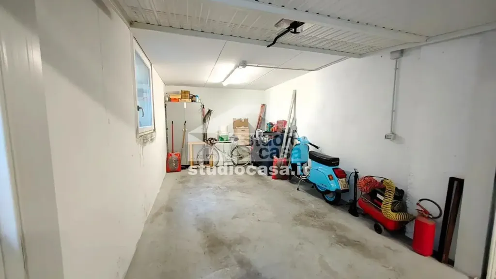 Garage - Ground Floor Apartment with Garden in Mori