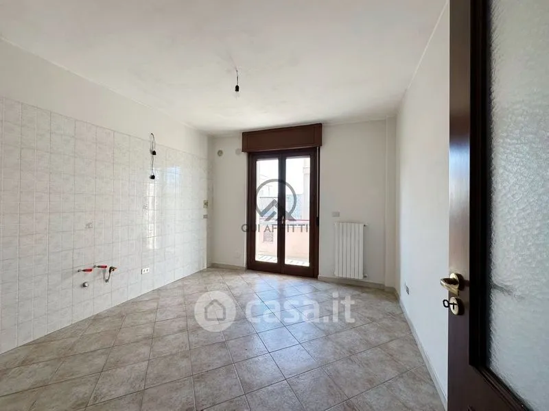 Rooms - Apartment with Balcony in Andria
