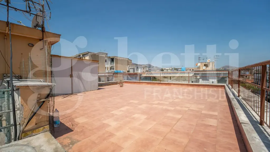 Terrasse - Attico with 150m² Terrace in Palermo
