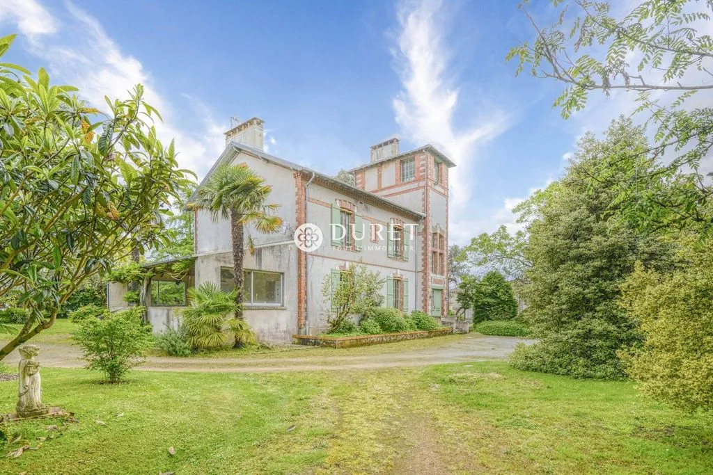 Extérieur - Maison de Luxe avec Parc Boisé à Cugand