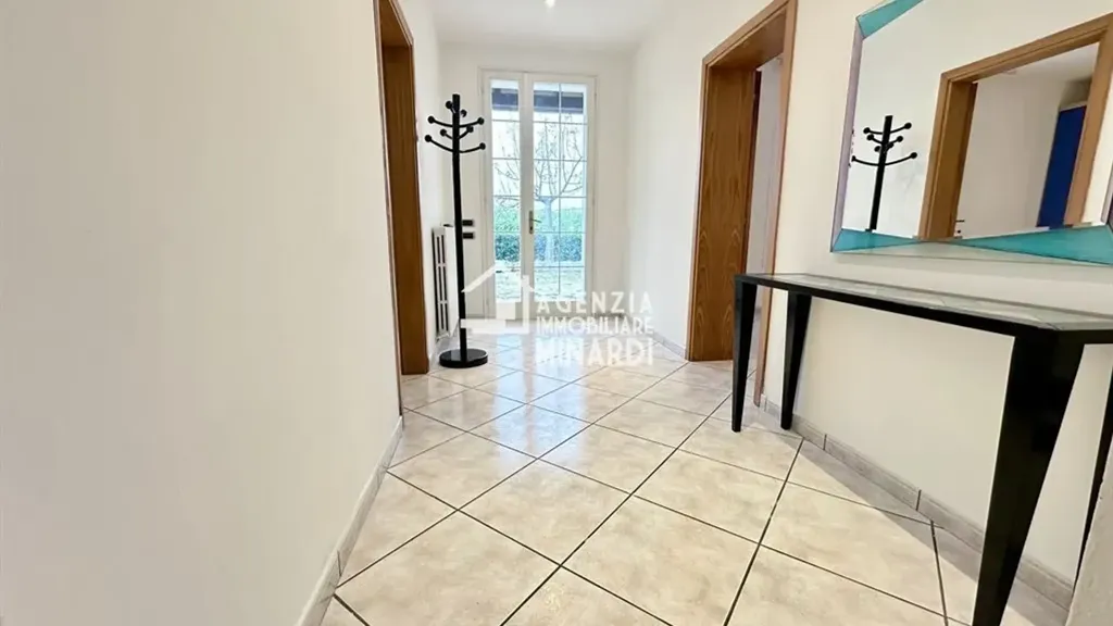 Esik - Independent House with Garden in Faenza