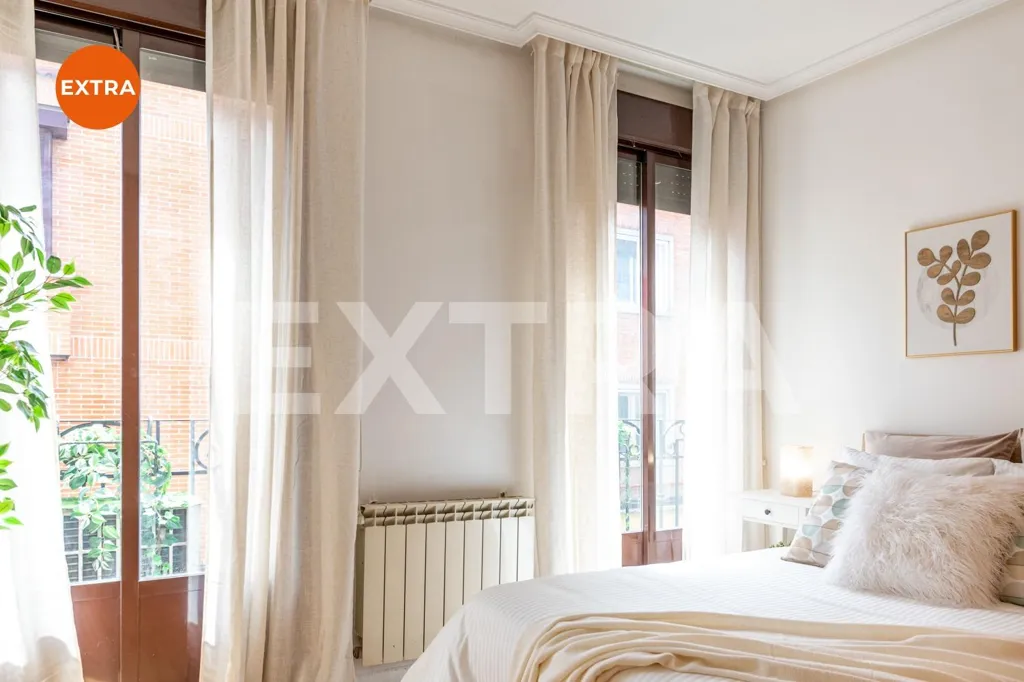Chambres - Semi-detached Flat with Balconies in Castilla, Madrid