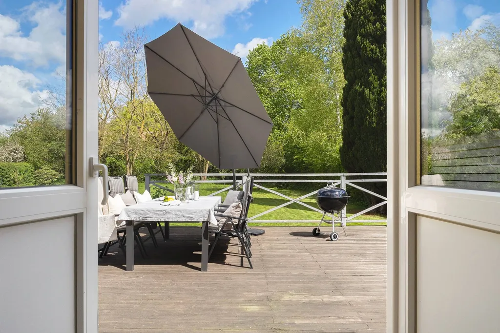 Terrass - Charming 1900s Villa with Garden in Bjuv