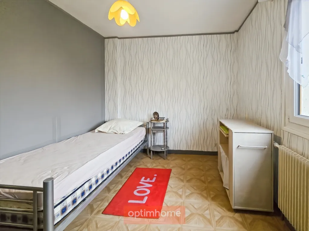 Chambres - Appartement T3 Rez-de-Chaussée avec Garage à Sainte-Catherine