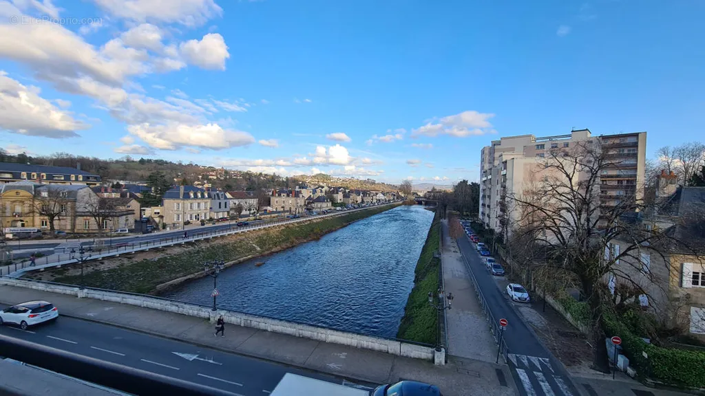 Rõdu - Apartment with Corrèze View in Pont Cardinal