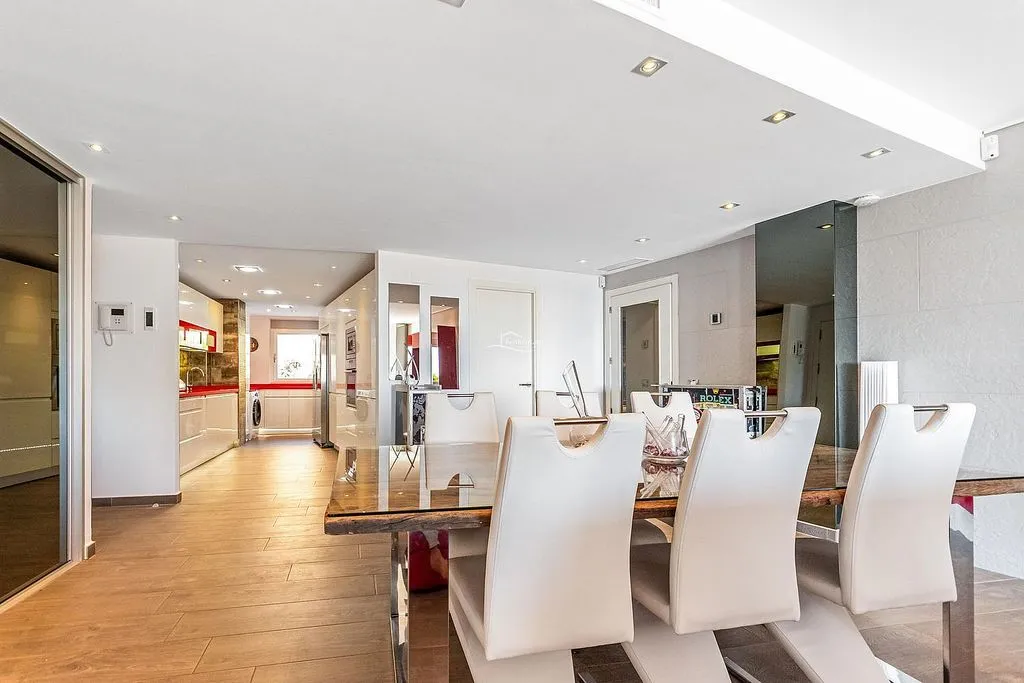 Salle à manger - Luxury Flat with Sea View in Mascarat