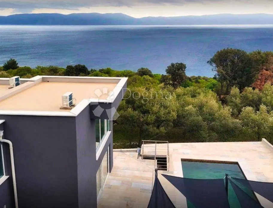 Piscina - New Villa with Pool near Labin