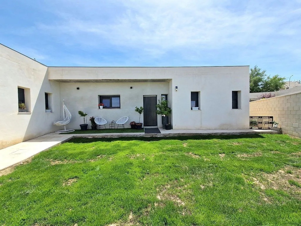 Aed - Chalet with Pool in Toledo's Beato Area