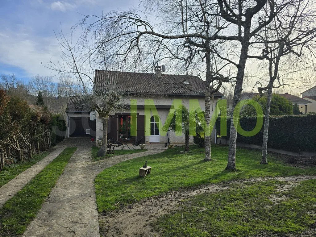 Jardin - Maison détachée avec terrasses à Néronde sur Dore