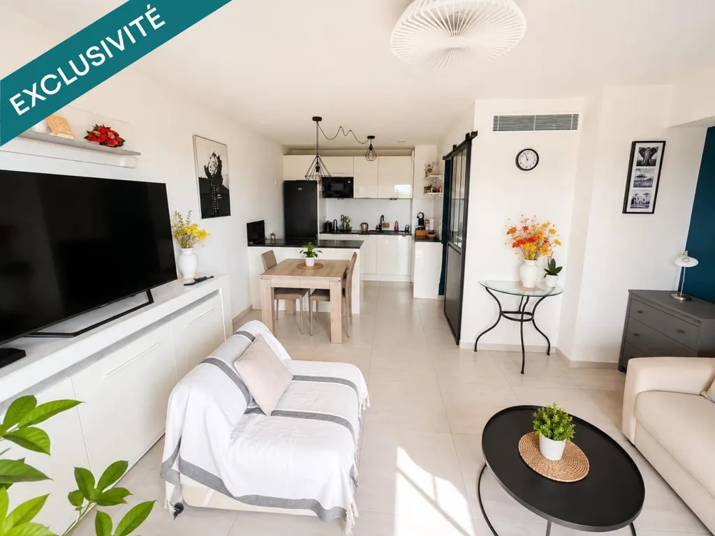 Séjour - Appartement 2 Pièces avec Terrasse et Jardin à Fréjus