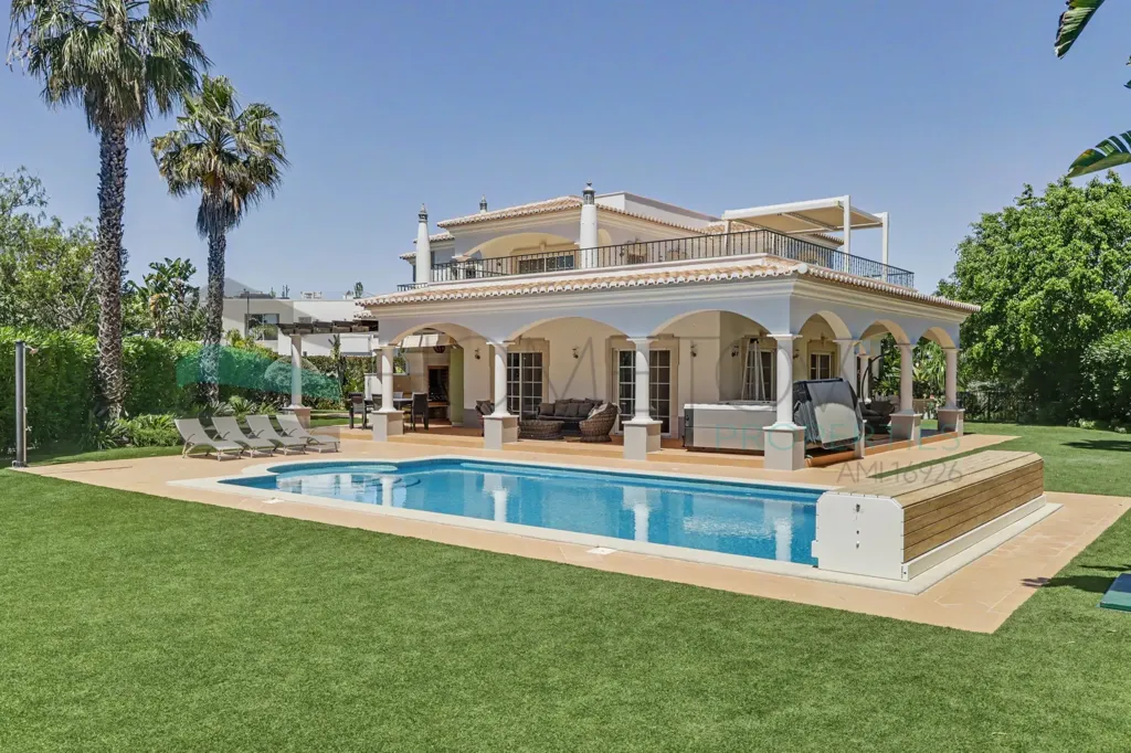 Piscina - 5-Bed Villa with Pool in Vila Sol, Loulé