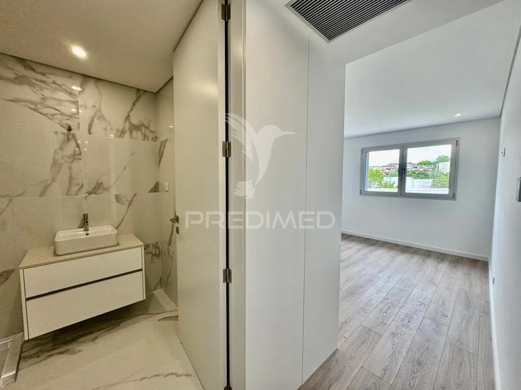 Vannitoad - New T3 Apartment with Two Fronts in Braga