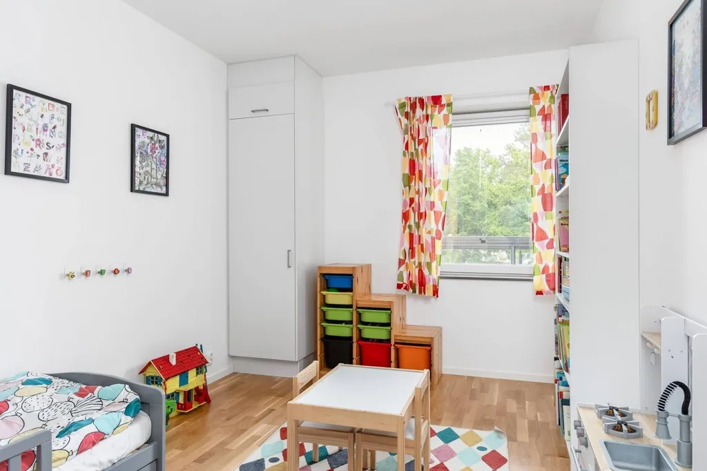 Bedrooms - Stylish Apartment with Balcony in Södra Ekkällan