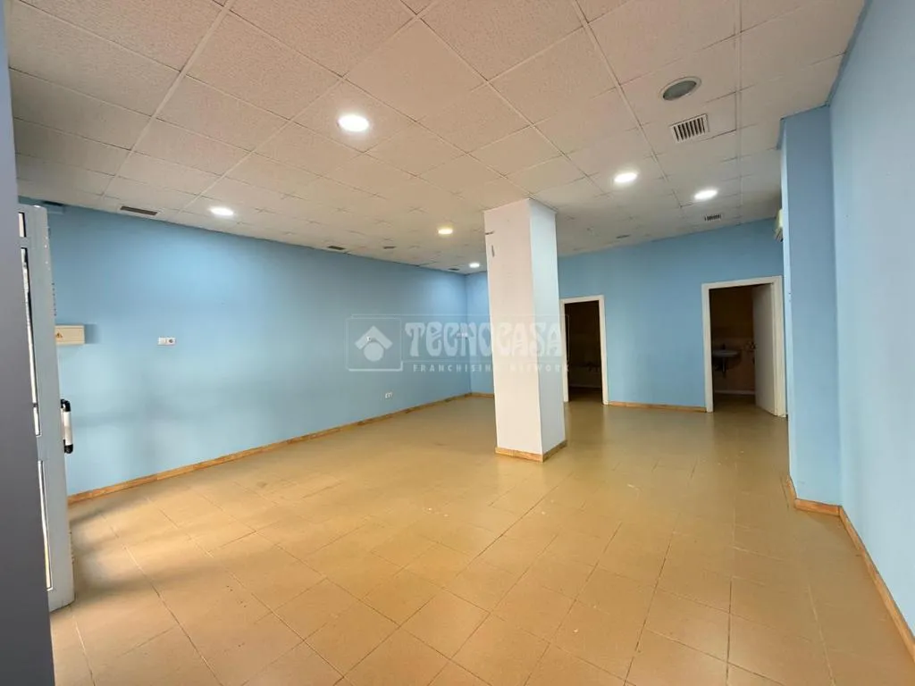 Toad - Commercial Space in Cerro Amate, Sevilla