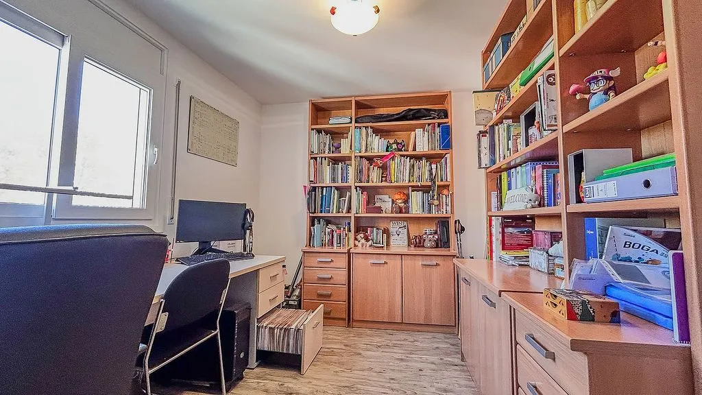 Bureau - Apartment with Pool in Montbrió del Camp
