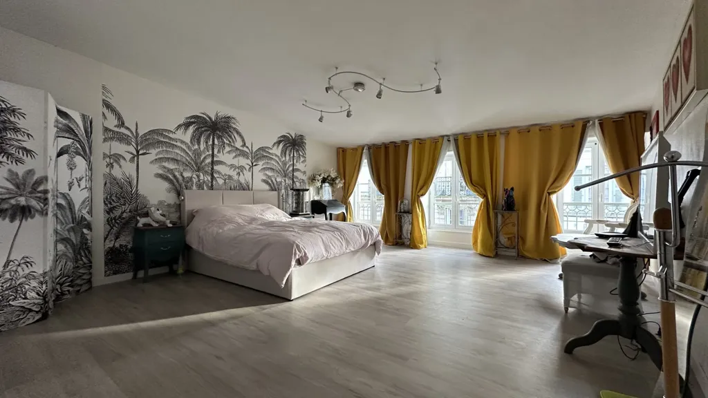 Magamistoad - Renovated Duplex with Patio in Rochefort