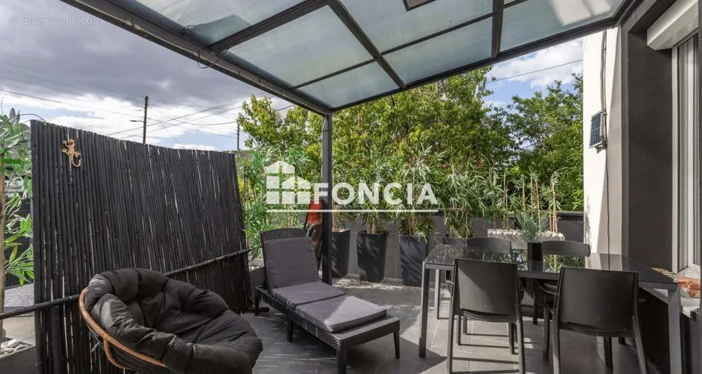 Terrass - Two-Unit Property with Garden in Massy
