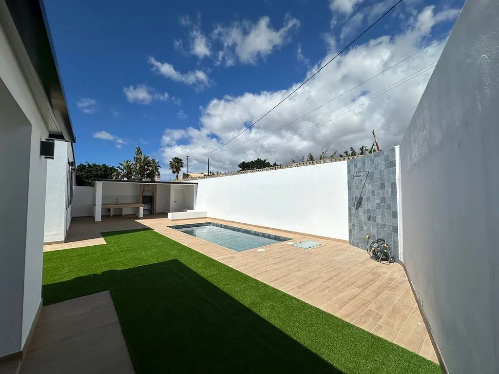 Piscine - Chalet with Pool in Guargacho