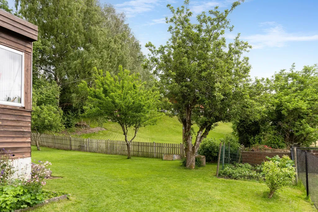 Jardin - Spacious Villa with Garden in Suburban Area
