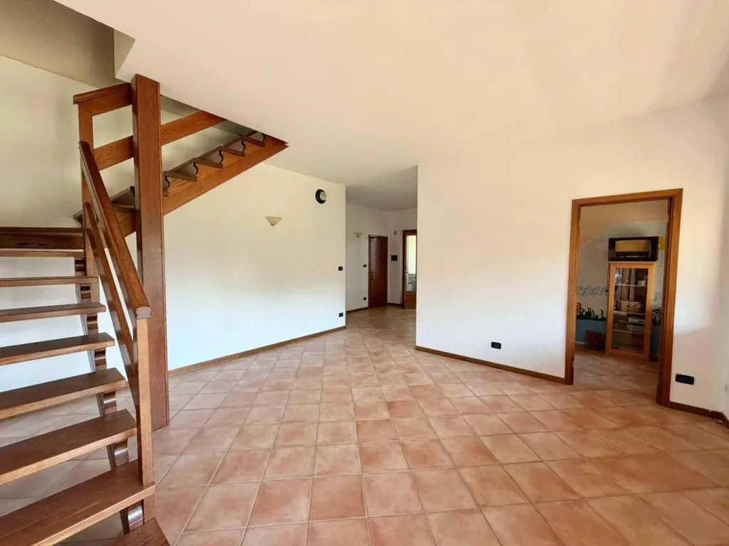 Elutuba - Rustic Two-Level Apartment with Garden in Corio