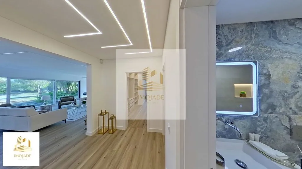 Esik - Luxury House with Pool in Almada