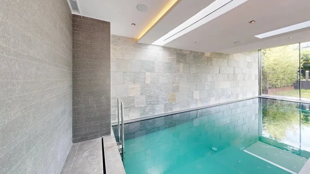 Piscine - Villa Luxueuse avec Piscine à Bereldange