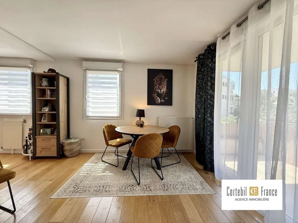 Söögituba - Apartment with Terrace in Annecy's Triangle d'Or