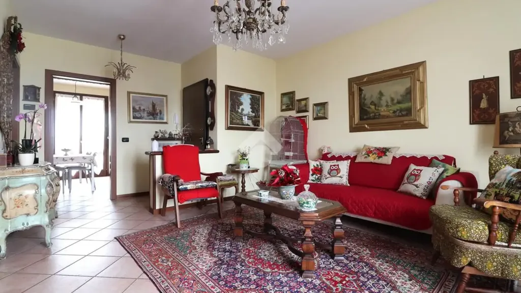 Séjour - Apartment with Balcony in Porto Mantovano