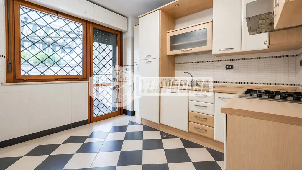 Cuisine - Ground Floor Apartment with Garden in Rome