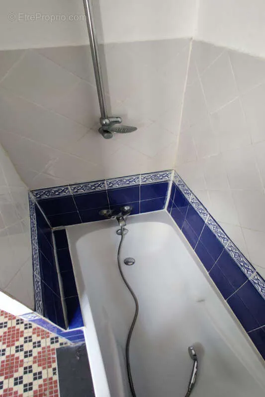 Vannitoad - Charming Village House with Garden in Centre
