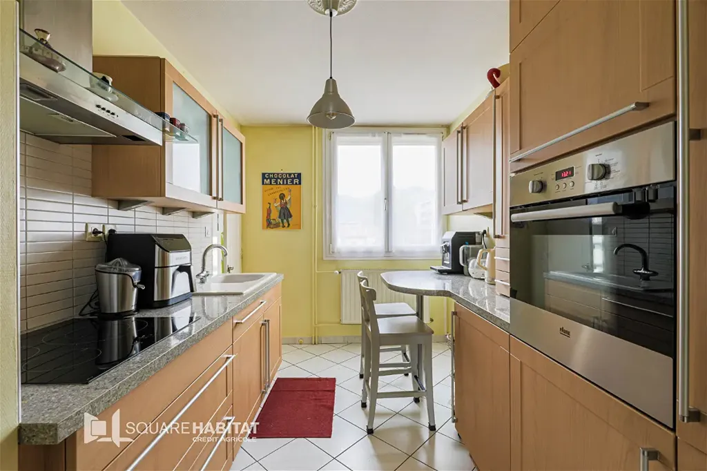 Köök - 3-Bedroom Apartment with Balcony in Grenoble