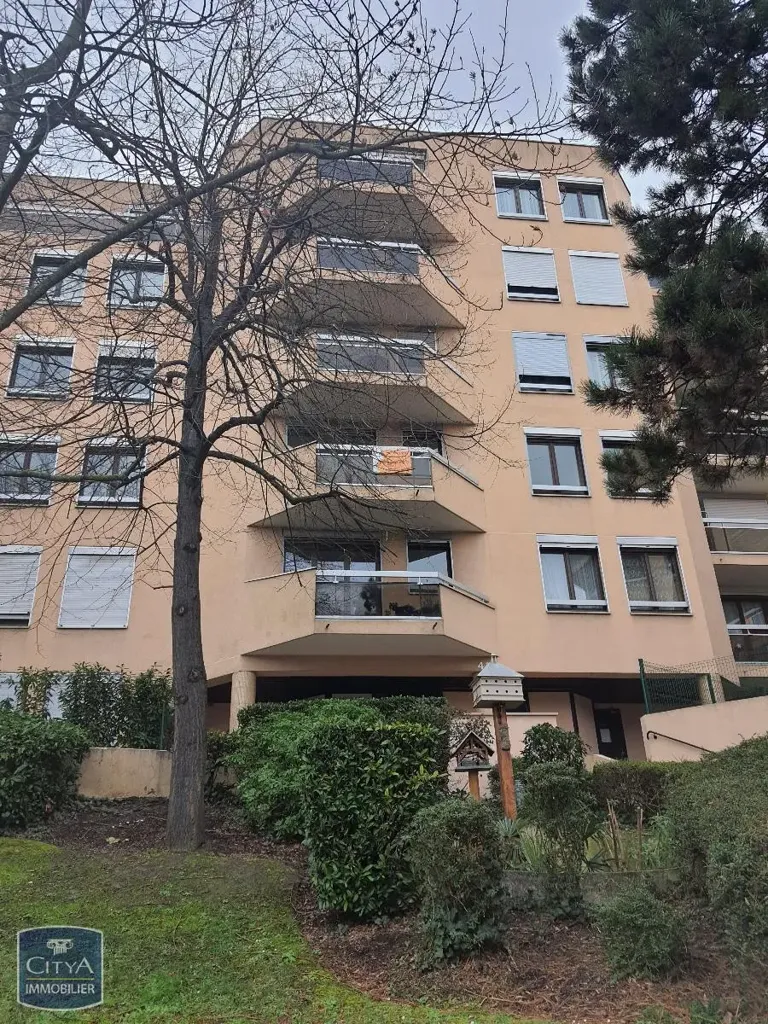 Exterior - Bright Flat with Metro Access in Saint-Maurice
