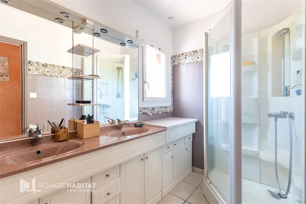 Salles de bain - Maison avec Terrasses et Dépendance à Challans