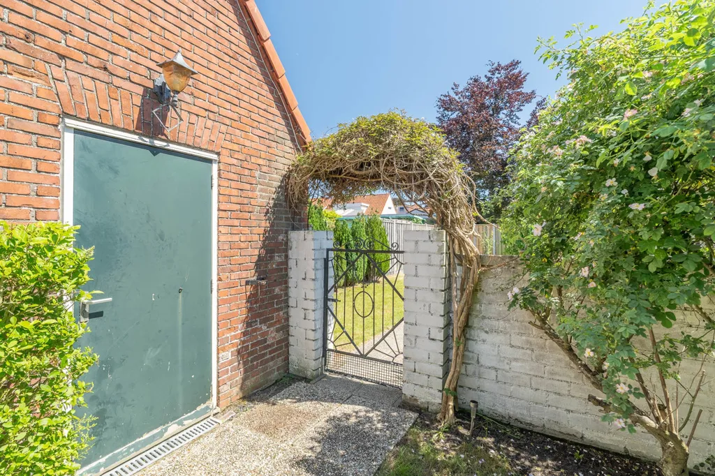 Giardino - Characterful Semi-detached House with Deep Garden in Yerseke