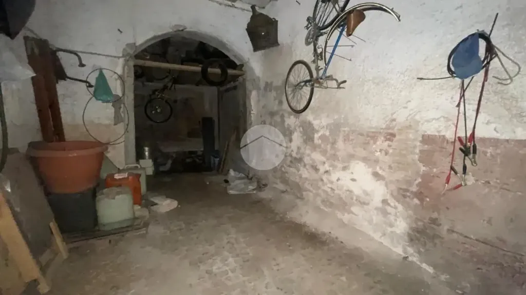 Pesuköök - Rustico for Renovation in Frascati Centre