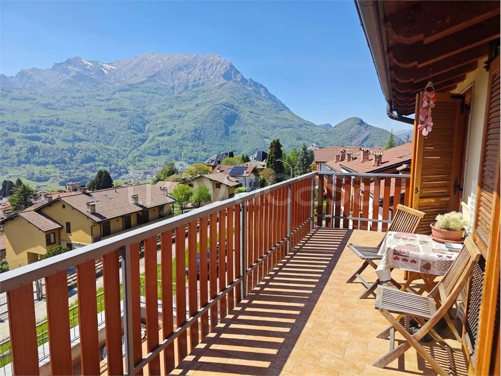 Balcon - Alpine-Style Apartment with Terraces in Barzio