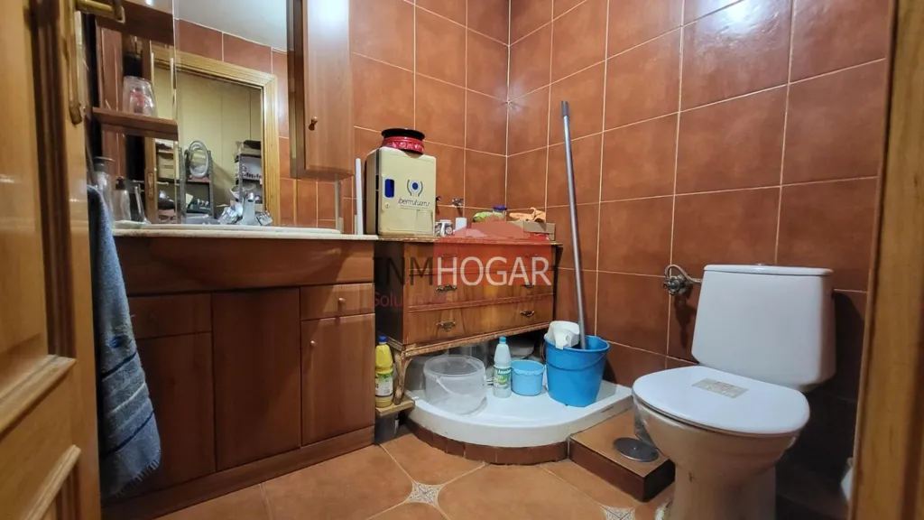Bathrooms - Commercial Space near University in Ávila