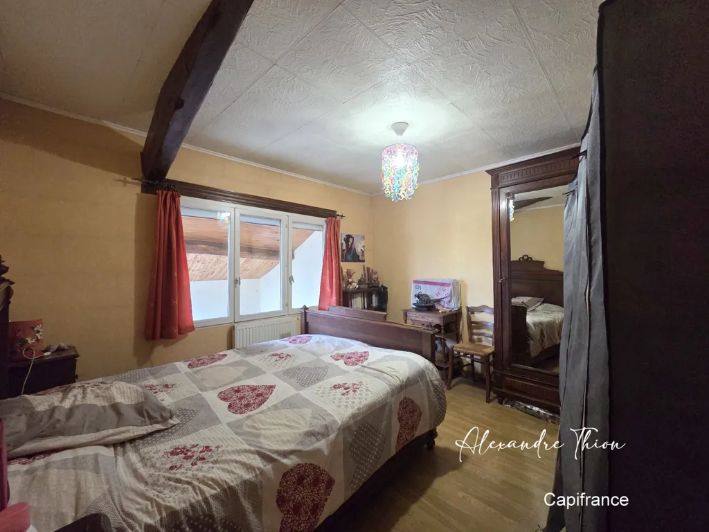 Chambres - Maison Lumineuse avec Jardin à Chatillon-la-Palud