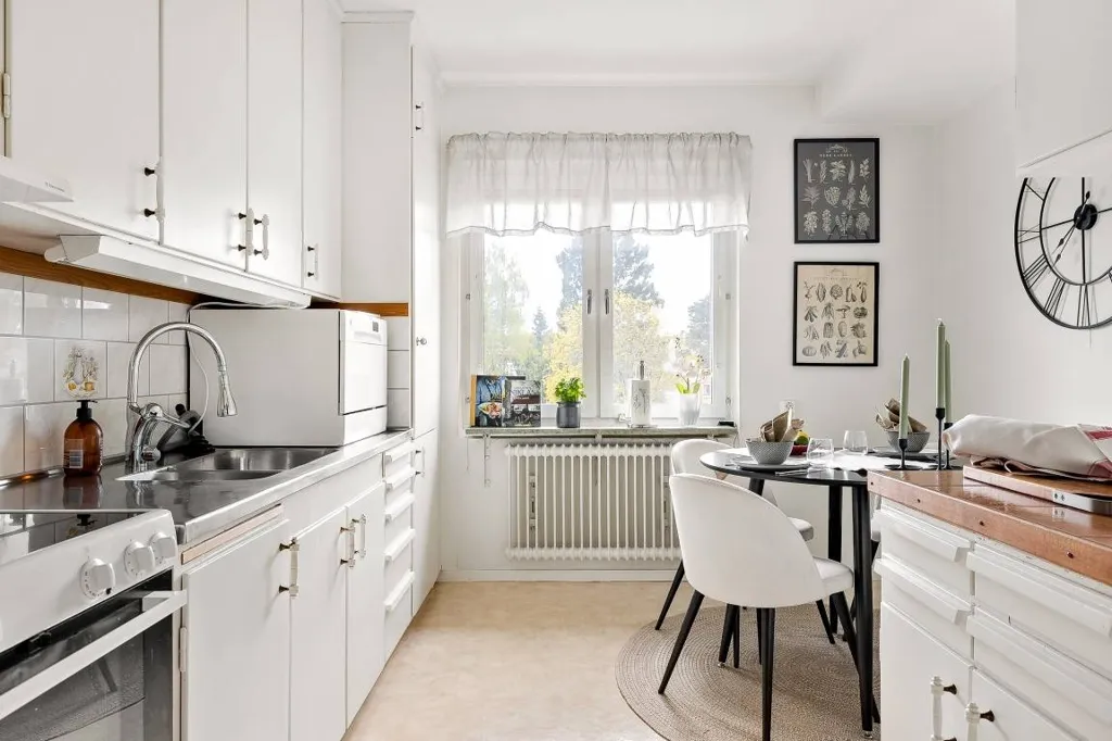 Köök - Apartment with Balcony in Enköping
