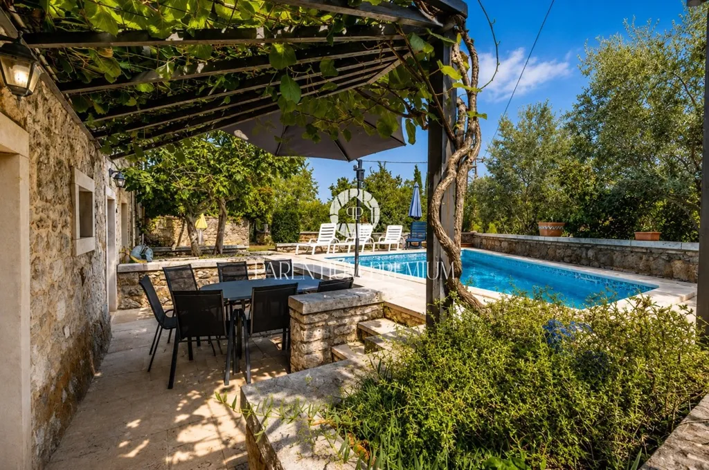 Piscine - Charming Stone House with Pool near Poreč