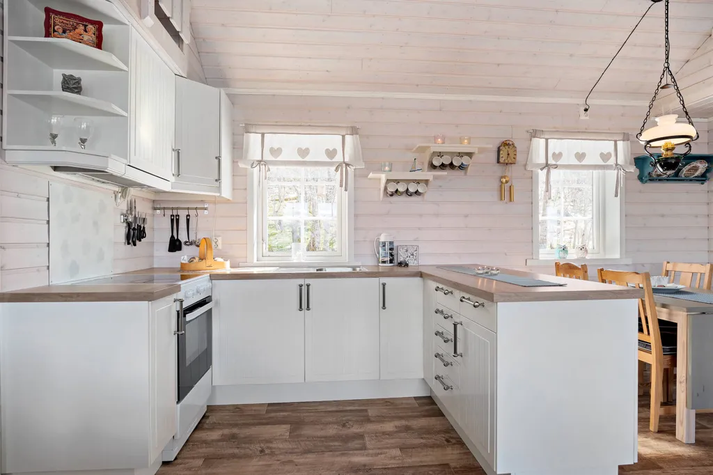 Cucina - Scenic Cabin with Pool in Nesnastrand