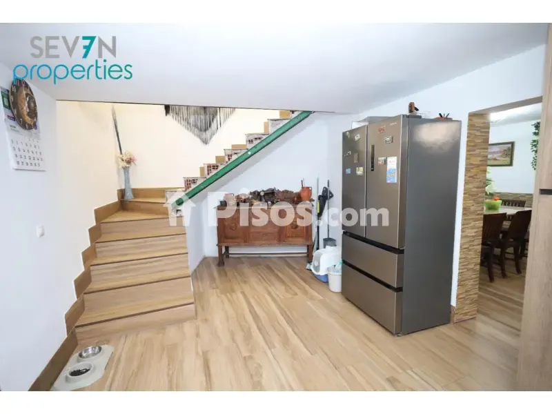 Pièces - Fully Renovated Adosada with Private Pool in Méntrida