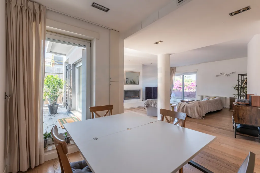 Söögituba - Penthouse with Panoramic Terrace in Vigna Clara, Rome