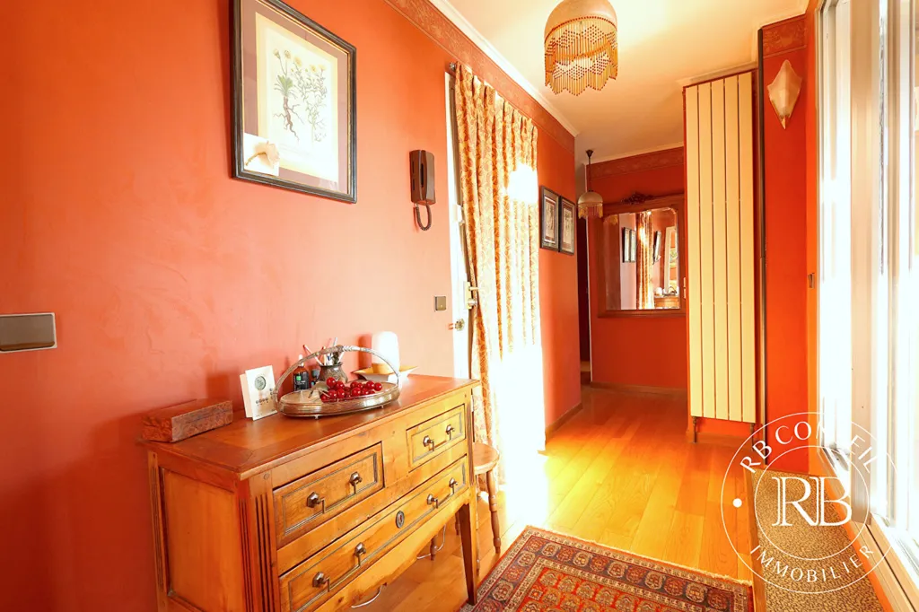 Ingresso - 6-Piece Flat with South-Facing Terrace in Sceaux