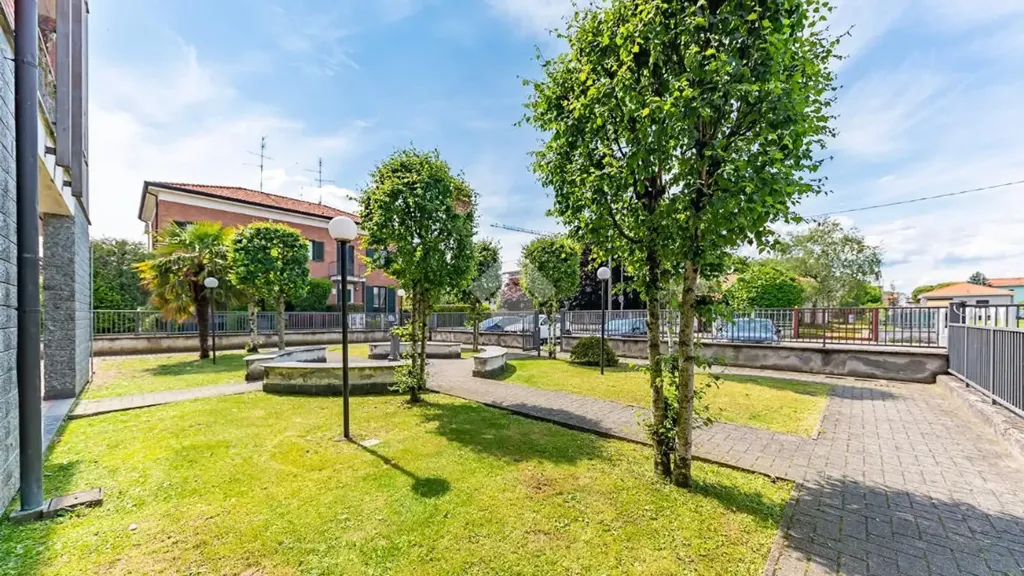 Aed - Apartment with Large Terrace in Rescaldina