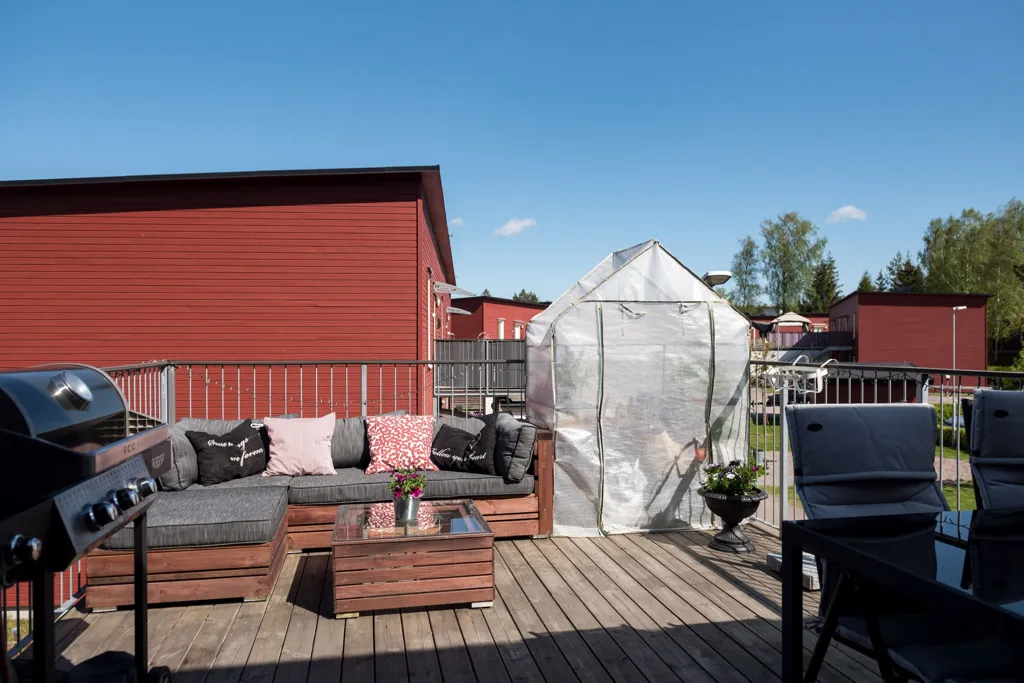 Terrass - Apartment with 23 m² Terrace in Enköping