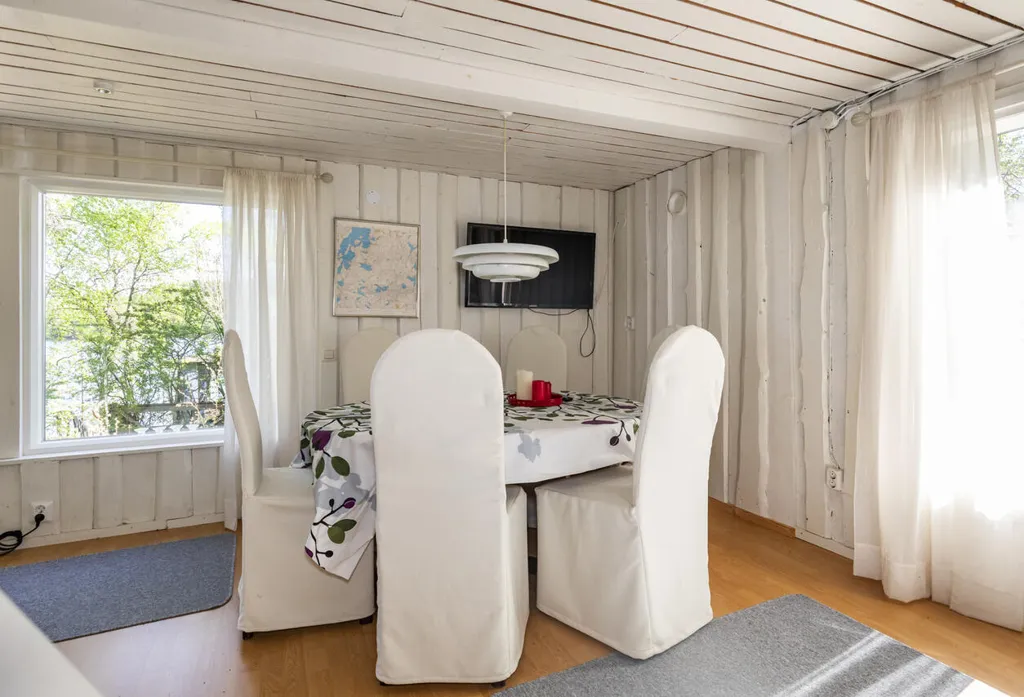 Salle à manger - Cottage with Private Lakefront in Iso-Ruokopuoli